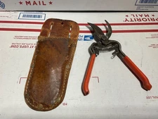 Vintage Corona 60 Bypass Pruning Shears with Corona 81 Leather Sheath