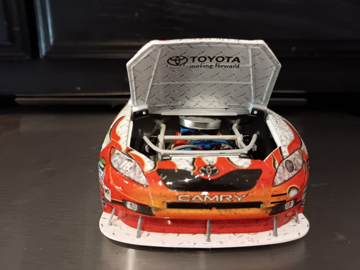1/24 Action Kyle Busch 2008 Toyota #18 Snickers Atlanta Win Raced