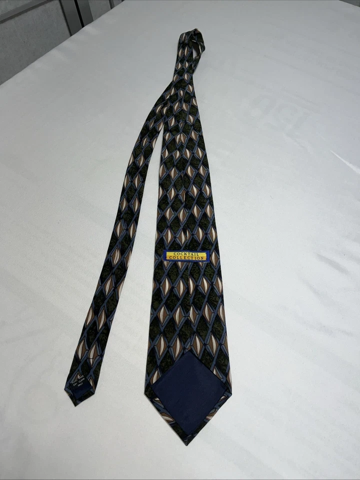 Corbata de seda geométrica verde colección cóctel para hombre Foto 3 de 4