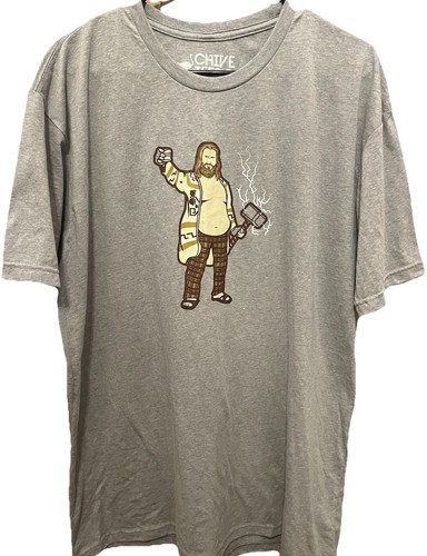 THE BIG LEBOWSKI x THOR Mashup, Chives Tees, Größe 2XL. Neu ohne Etikett