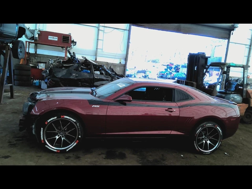 Passenger Right Front Spindle/Knuckle Fits 10-15 CAMARO 6818603 - Image 3 of 4