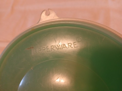 Vintage Tupperware (2) Crisp-It Lettuce Crisper Keepers (1) w/ lid - # 679-18 - Picture 12 of 15