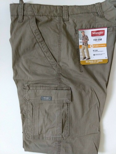 Mens Wrangler Relaxed Fit Cargo Pant with Stretch - Picture 15 of 16