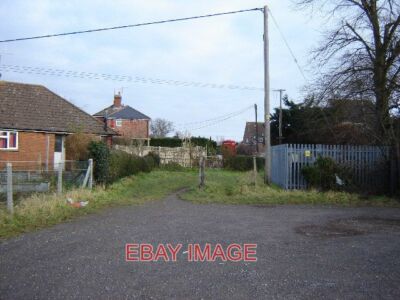 PHOTO  KINGSLEY VILLAGE RED PHONE BOXES ARE GETTING RARE.  2006