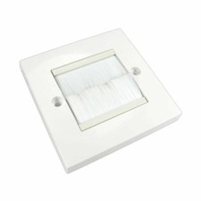 Single 1 Gang Brush Wallplate / Faceplate with WHITE BRUSHES for Cable Entry