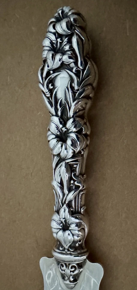 MUITO RARO WHITING MFG LILY 12" FACA DE SERRA DE BOLO TODA ESTERLINA OCA COM CABO DE GORDURA - Imagem 2 de 4