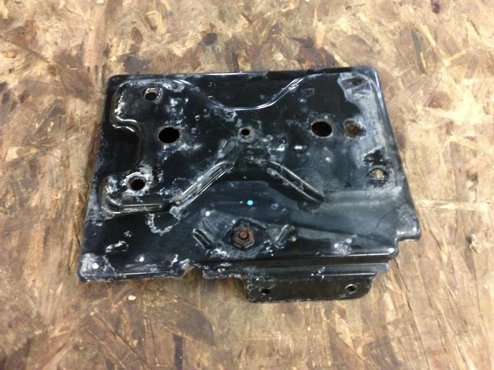 2004 chevy silverado battery tray 2003-2006 tahoe avalanche sierra - Image 2 of 2