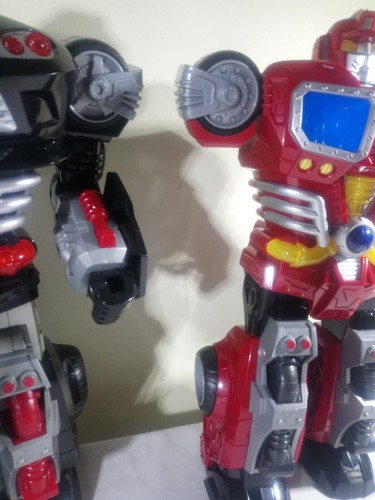 2012 Transformer 14" Talking Walking Giant Robots Lights Up Happy Kid READ DESC - Picture 4 of 7