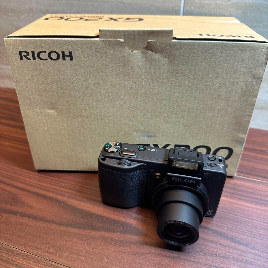 Ricoh Caplio GX200 12.1MP Digital Camera - Black for sale Ricoh Caplio GX200 12.1MP Digital Camera - Black for sale