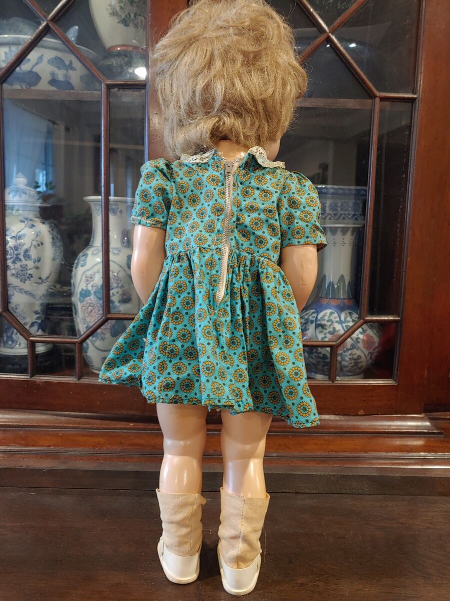 Vintage 1950s Pedigree Walking Talking Doll 22