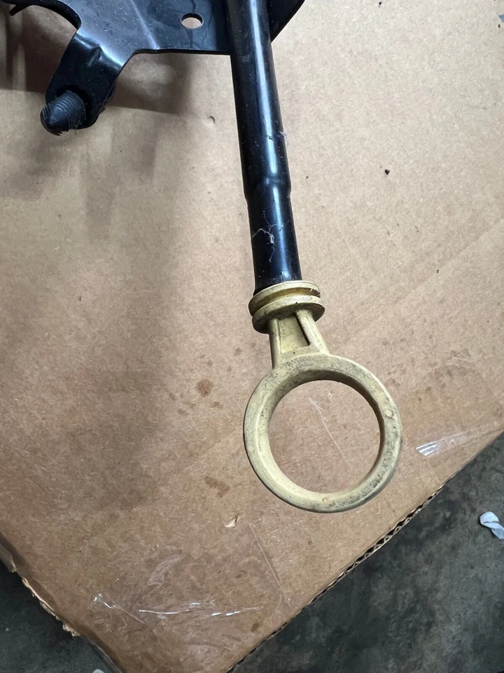 2010 2017 Chevy equinox 2.4L engine motor oil dip stick tupe pipe OEM 12657799 - Imagem 3 de 3