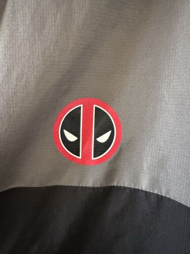 Marvel DEADPOOL Full-Zip Hooded Windbreaker Jacket Men Large - Picture 3 of 5