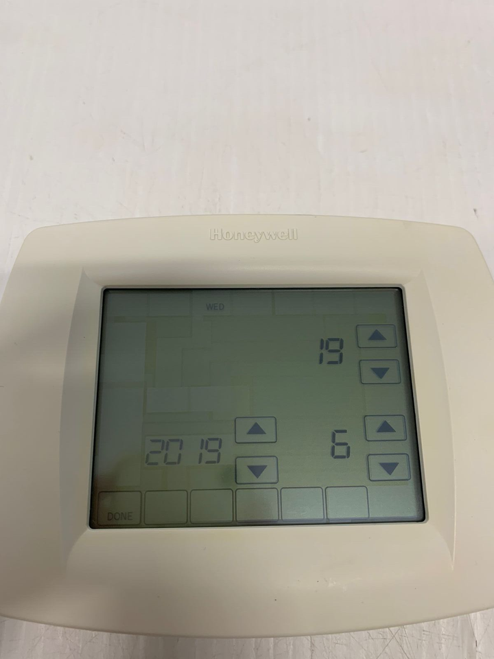Honeywell TH8321U1006 7Day VisionPRO 8000 Touchscreen Programmable