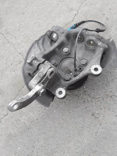 Husillo delantero izquierdo L/F nudillo 2,5 L STD A/T 2002 BMW 525i L-3-B-3P Foto 4 de 4