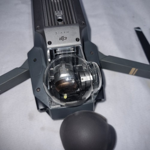 DJi Mavic Pro Platinum 16GB + 1 Battery, 8 Props, Charger, USB-C & iPhone Cable - Picture 22 of 24