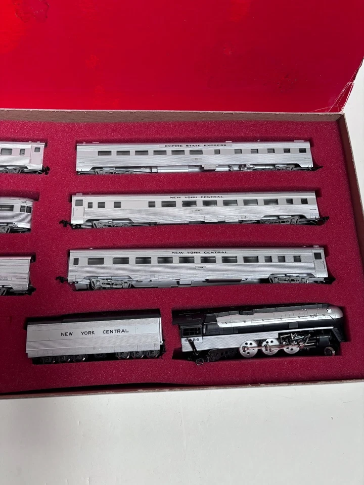 Con-Cor New York Central System HO Scale 8-Piece Empire State Express #0004 - Image 3 of 4