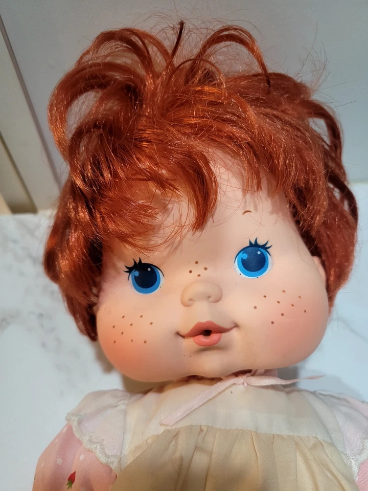 Muñeca bebé vintage Kenner 1982 Strawberry Shortcake 13" Blow Kiss  Foto 2 de 4