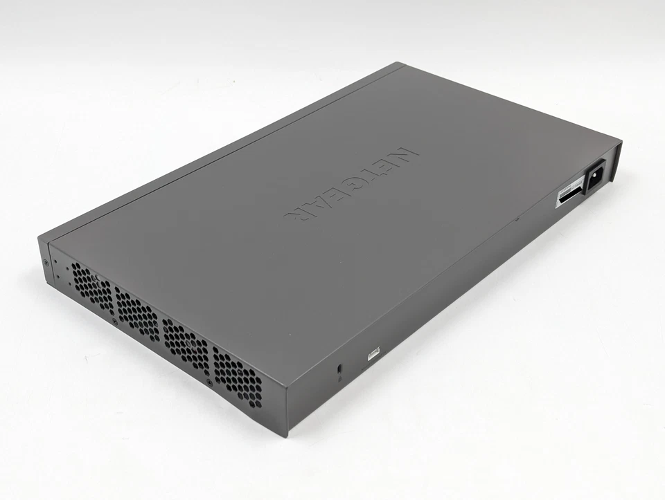 Netgear 28-Port PoE Gigabit/10G Stackable Smart Switch SFP (GS728TXP-300EUS) - Image 3 of 4