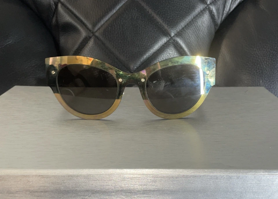 Gafas de sol Versace modelo 2234 marrón transparente (pequeño rasguño en el lado derecho) Foto 2 de 4