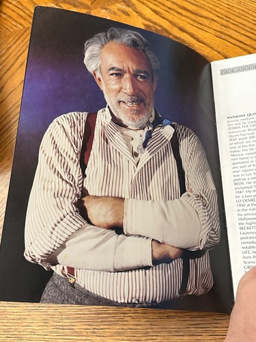 Folleto del programa de recuerdo musical Anthony Quinn Is Zorba con inserto 1983 - Imagen 5 de 16