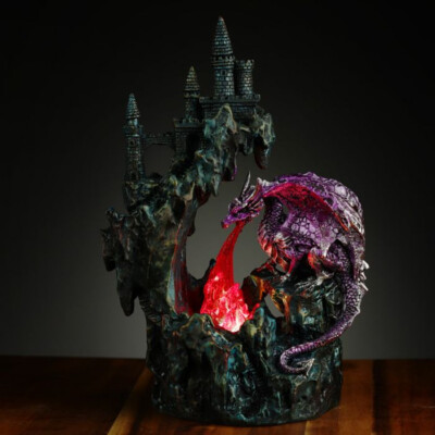 DARK LEGENDS Feueratmer LED feuerspeiender DRACHE Schloss lila NEU/OVP!