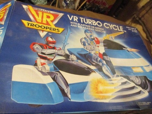 Vintage 1994 Saban's VR Troopers Turbo Cycle with 2 Action Figures as extras - Picture 4 of 9