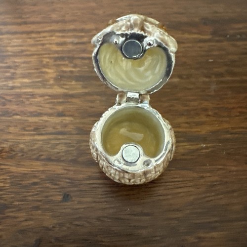 Mini scatola portapillole/bevande gufo smaltato occhi strass ambra marrone beige chiusura magnetica - Foto 8 di 8