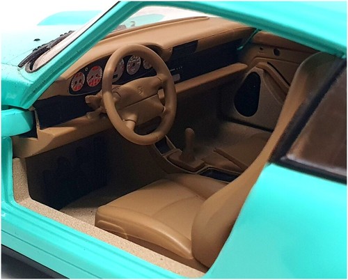UT Models 1/18 Scale Diecast 31723H - Porsche 911 Carrera - Lt Green - Picture 5 of 5