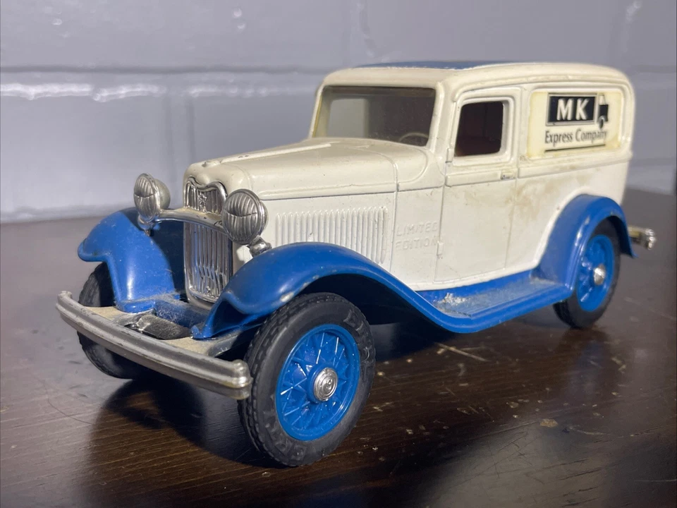 Vintage Diecast Replica Ford 1932 Panel Delivery M.K. Express Company Bank 1:25 - Image 2 of 4