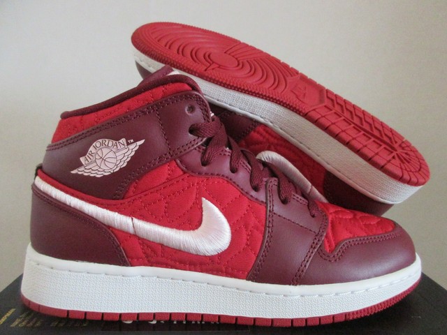 aj1 red quilt