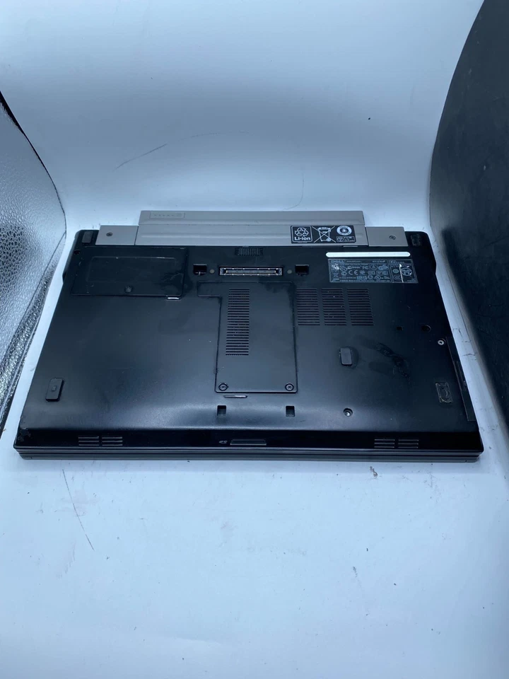 FOR PARTS -Dell Latitude E4310 13.3" i5-580M Dual Core 2.67GHz 4GB RAM 128GB SSD - image 4 of 4