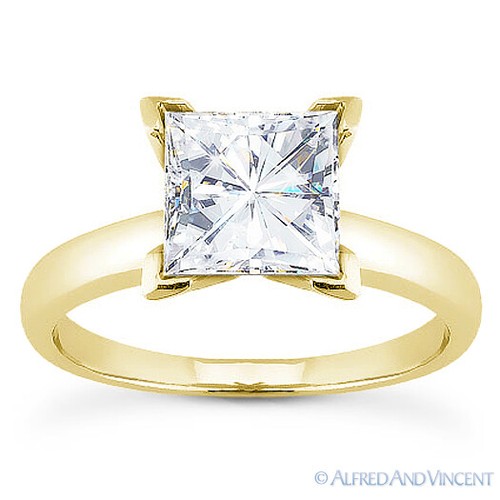 Anillo de compromiso solitario de moissanita Square Forever ONE D-E-F en oro amarillo de 14 K - Imagen 2 de 4