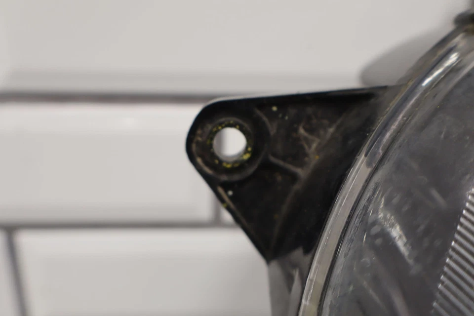 Lámpara de faro de pasajero derecho Chevy SSR 2003-2006 OEM *Hazy* Foto 4 de 4