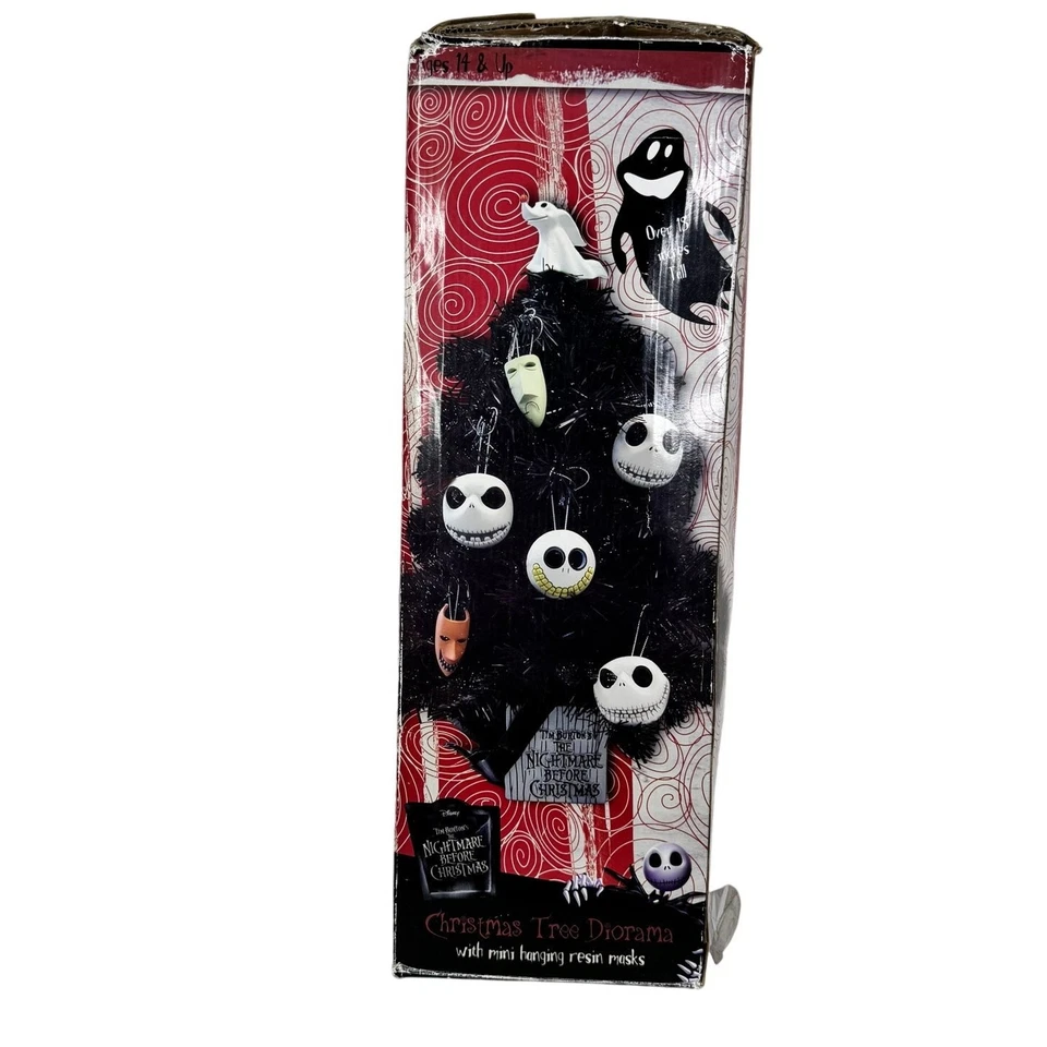 Disney NECA Pesadilla antes de Navidad árbol diorama con mini máscaras de resina Foto 3 de 4