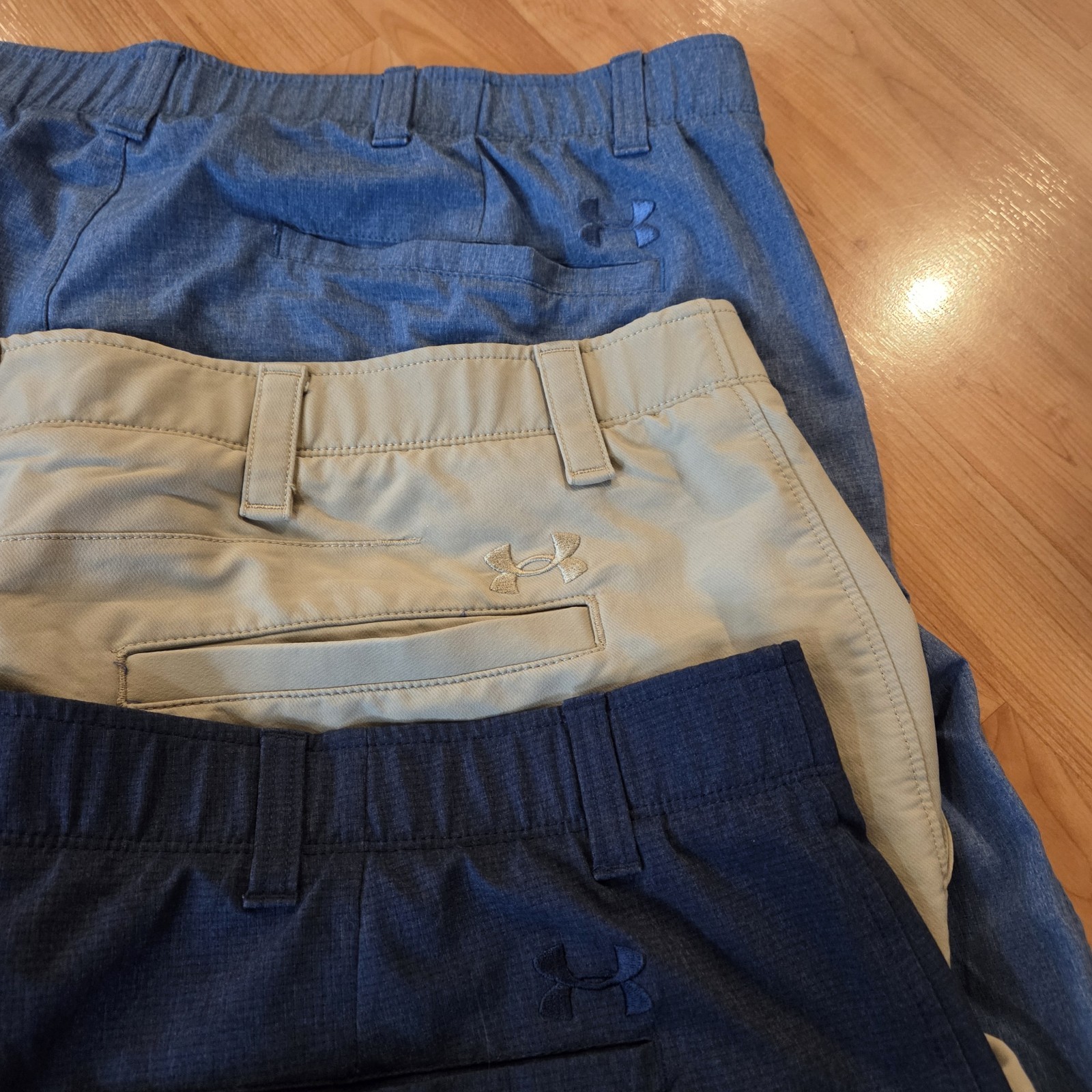 UNDER ARMOUR Men's Size 40 Shorts Lot Of {3} Blue Tan Shirt Grippers Excellent