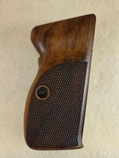 SIG P210 English Walnut Chkd+Back Pistol Grips w/Bottom Mag Rel./Lanyard NEW U2