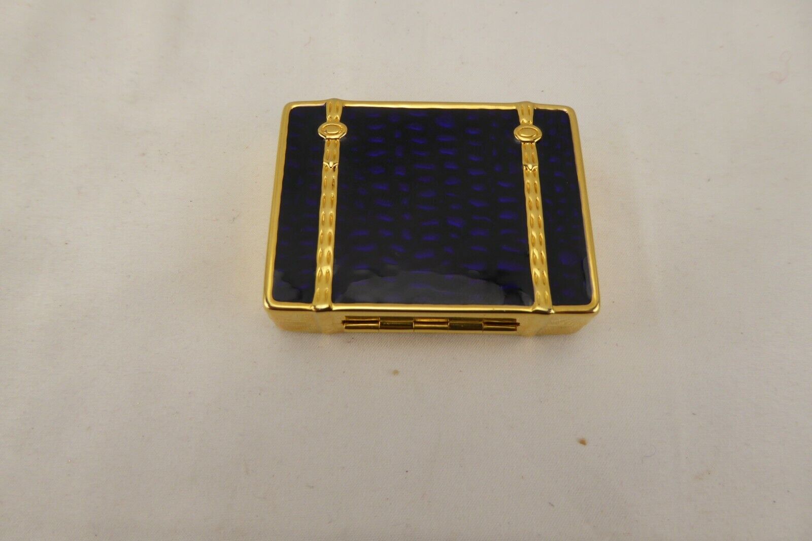 Unused ESTEE LAUDER Powder Compact Shaped Like Suitcase Enamel - Picture 2 of 5
