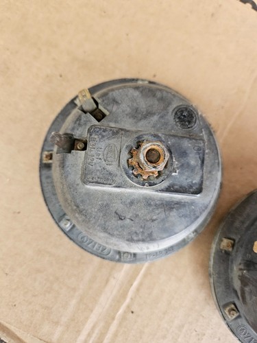 De colección 1960 Saab 96 bocinas alta baja Hella 2 tiempos 3 cilindros OEM - Imagen 5 de 10