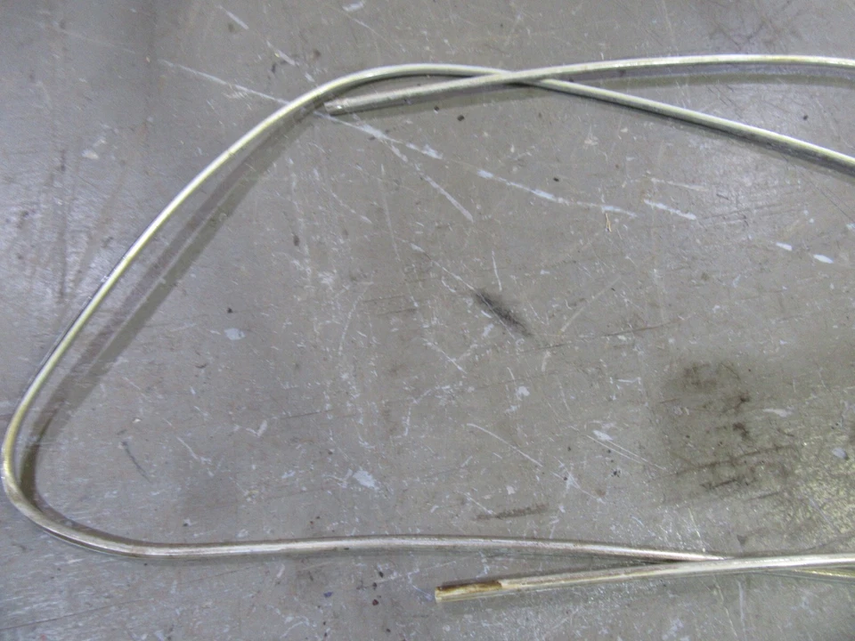 1963 年大众 Bug 前挡风玻璃装饰成型密封件插入件套装 — 第 4/4 张图片