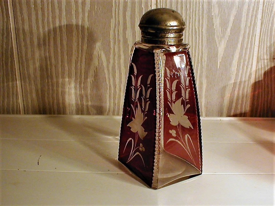  EAPG *** GORGEOUS = ENGRAVED =  RUBY STAINED SYRUP == ZIPPERED CORNER = MINT - Image 3 of 3