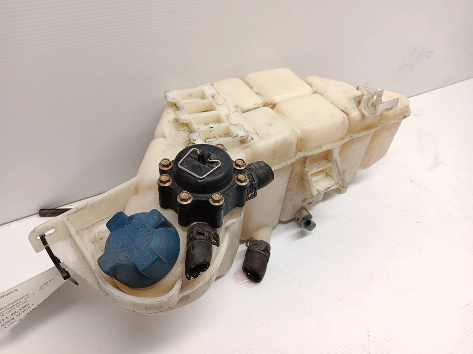 06-09 Porsche 911 Carrera 997 Botella depósito desbordamiento de refrigerante Foto 4 de 4