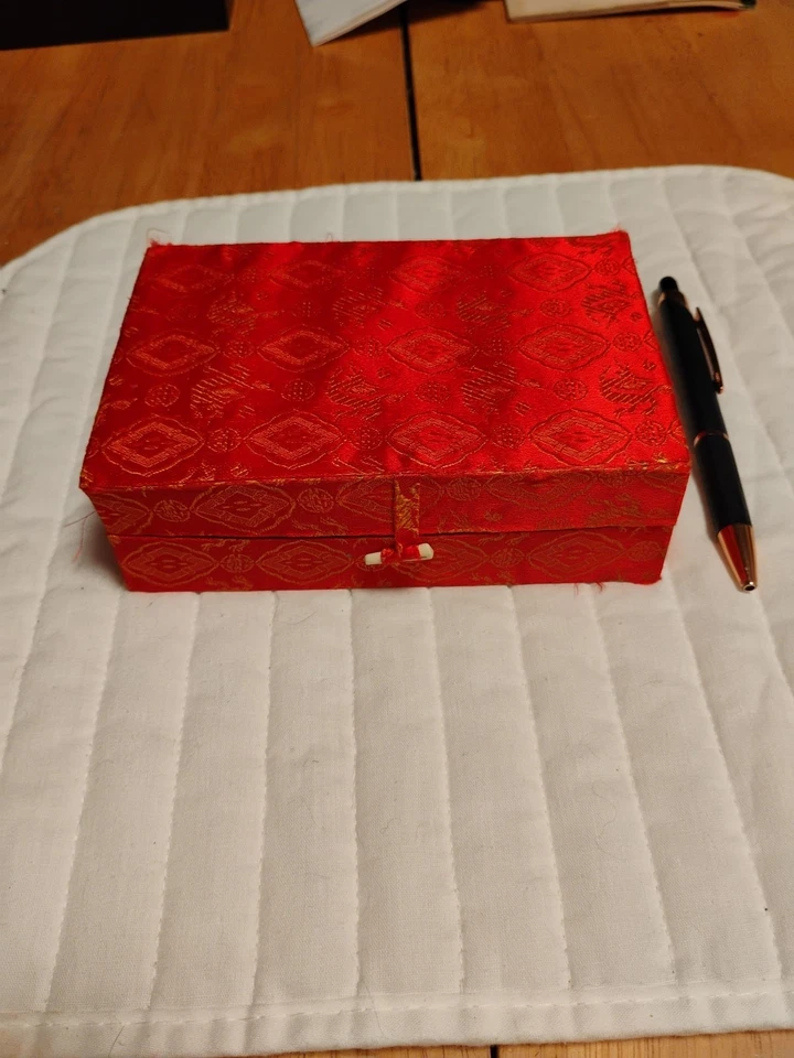 Juego de sellos de cera roja china de colección, sello tallado en caja cubierta de brocado Foto 2 de 4