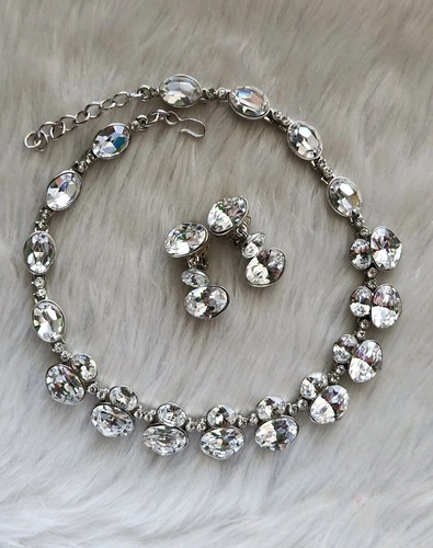 Vintage Signed MONET Clear Crystals Runway Choker Necklace & Clip Earrings Set - Picture 7 of 20