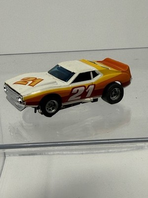 Aurora AFX MagnaTraction Javelin Trans Am Red/Orange/White #21 Slot Car