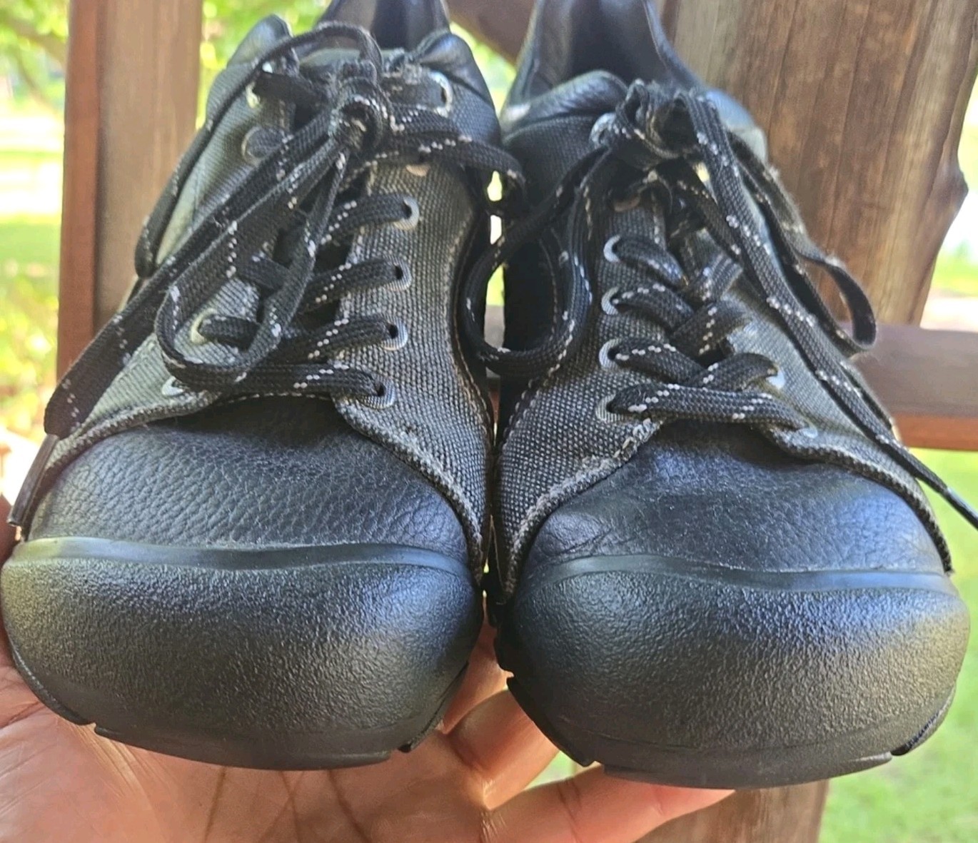 Sneaker da trekking Keen donna in pelle nera con bordo in tela grigia taglia 9 5