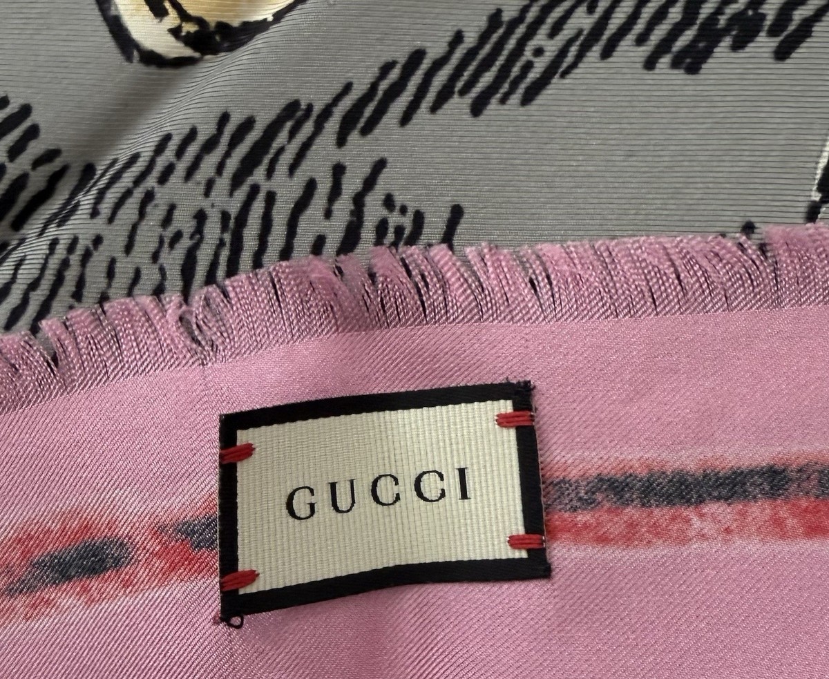 Gucci Tiger Face Print Pink Silk Scarf Fall/winter 2017 Collection