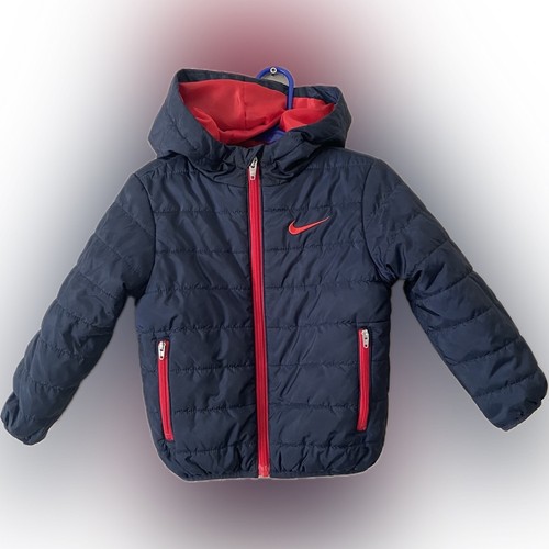 Nike Kleinkind Jungen gefütterte Jacke mit Kapuze. Gr. 2T Jungen Jacke mit Taschen - Bild 1 von 4