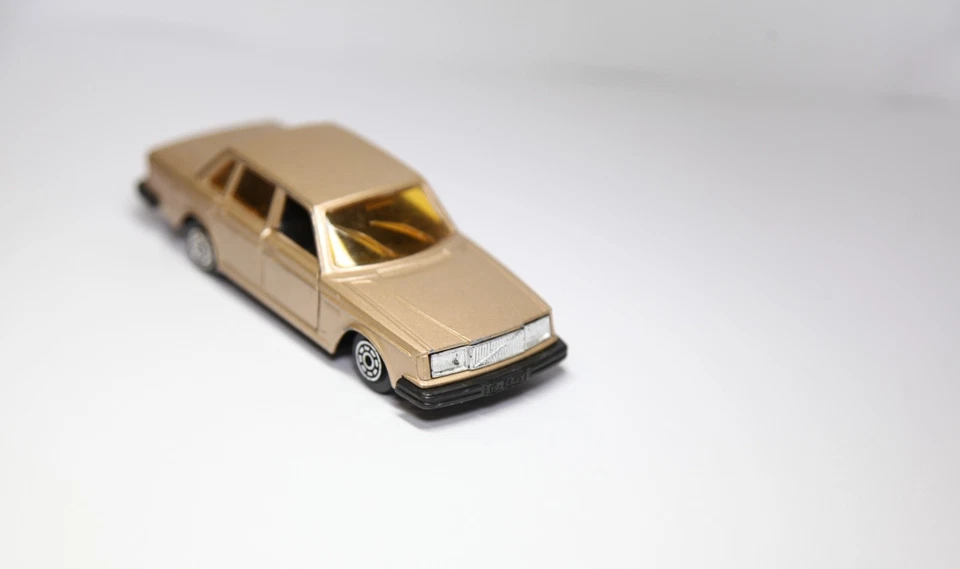 Norev Jet Car Volvo 264 - Good Vintage Original Model — 第 4/4 张图片