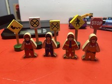 Thomas The Train Wooden Railway People Figures Signs 9 Pcs