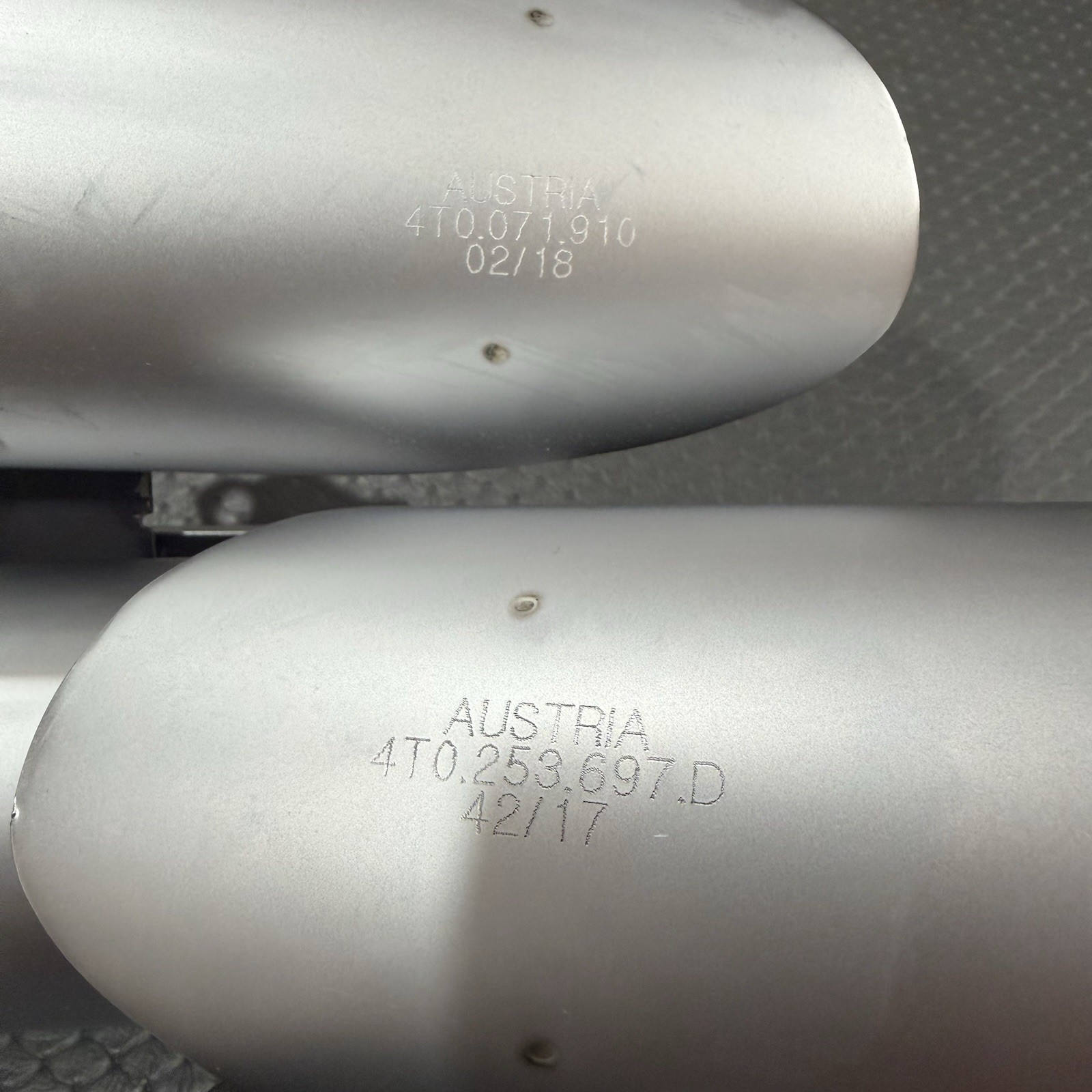 Lamborghini Huracan Left, right Exhaust tailpipes Pair P/N 4T0071910